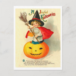 Cartão Postal Criança com fantasia de bruxa com abóbora esculpid