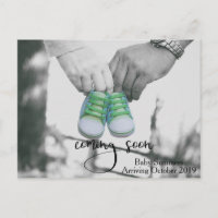 Criança grávida chegando Calçados de lançamento em