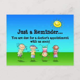 Cartão Postal Crianças brincando lá fora num dia ensolarado