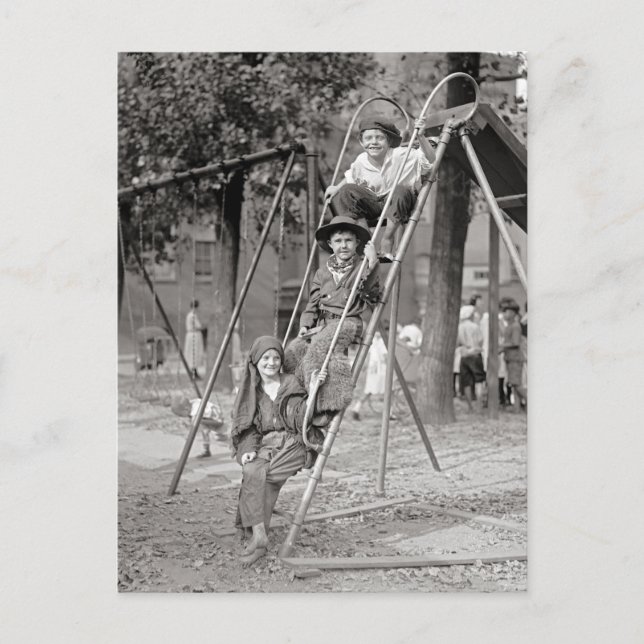 Cartão Postal Crianças na Figurança, 1922 (Frente)