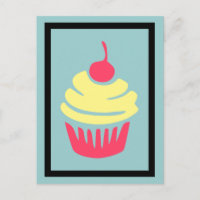 Cupcake rosa e amarelo com cereja no topo