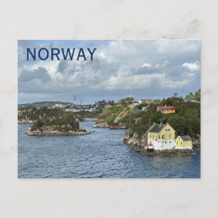 Cartão postal da bela costa da Noruega!