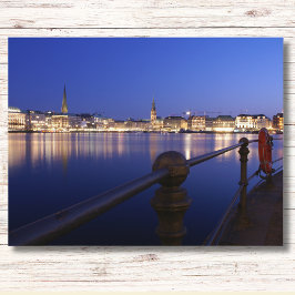 Cartão postal da hora azul do Binnenalster de Hamb