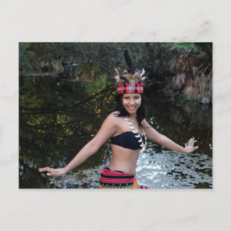 Cartão Postal Dança indiana da mulher