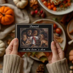 Cartão Postal Daniel em pé na cova dos leões cartão-postal preto