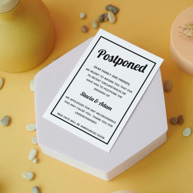 Cartão Postal de Adiamento de Casamento Minimalist (Criador carregado)