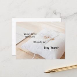 Cartão Postal De Anúncio Anéis Dourados Em Um Portador De Anel Travesseiro