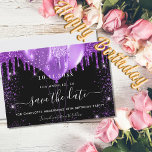 Cartão Postal De Anúncio Balões roxos festas de aniversário pretos salvam a<br><div class="desc">Uma cinta e uma moda Salve a placa Date para uma festa de aniversário 18th (ou qualquer idade). Um fundo preto decorado com gotas de brilho púrpura, faíscas e balões. Personalize e adicione uma data e nome/idade. O texto: Salvar a Data é gravado com um script de estilo com letra...</div>