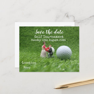 Cartão Postal De Anúncio Bola de golfe no verde salvar a data casamento de