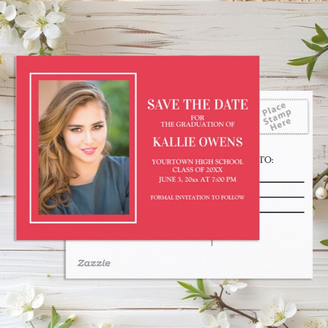 Cartão Postal De Anúncio Cartão de Graduação Simples Vermelho Branco Salve  (Red graduation photo Save the Date postcard)