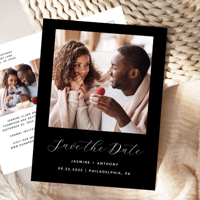 Cartão Postal De Anúncio Cartão de Save the Date Preto com Script Minimalis (Criador carregado)
