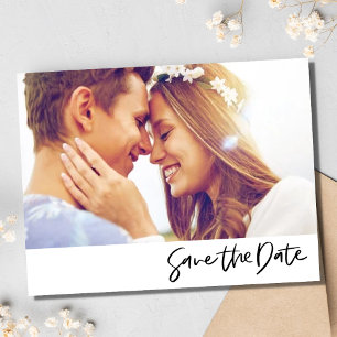 Cartão Postal De Anúncio Casamento de Foto de Script Simples Salvar a Data