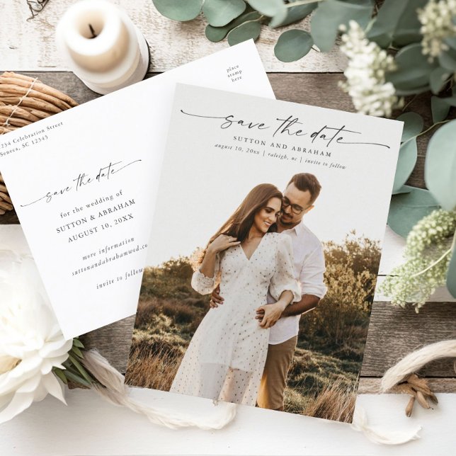 Cartão Postal De Anúncio Casamento de Foto do Script Elegante Salve a Data (An elegant minimal photo wedding save the date with modern handwritten typographic overlay.)