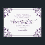 Cartão Postal De Anúncio Casamento Elegante Salve a Vintage Plum<br><div class="desc">Vintage Elegante - Cartão Salva-a-Data - Nadine (Plum / Roxo): Anuncie seu próximo casamento em estilo com este belo cartão-postal do casamento das vintage-corners, salvo-o-dia! Você pode mudar a cor do design escolhendo uma nova cor de preenchimento! **HOW TO CHANGE THE DESIGN COLOR** 1) Clique no botão "Personalizar". 2) Clique...</div>