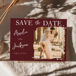 Cartão Postal De Anúncio Casamento Save the Date com uma Foto em Burgundy M