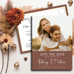 Cartão Postal De Anúncio Casamento Simples de Fotos Moderno do Script de Di<br><div class="desc">Terracotta Diversão Foto Moderna Simples Casamento Salve O Cartão-Postal De Anúncio De Data. Avise sua família, amigos e colegas que você marcou uma data para sua celebração de casamento com este casamento elegante, na moda e moderno, salve o cartão de convite. Todos os textos estão pré-organizados para que você personalize...</div>