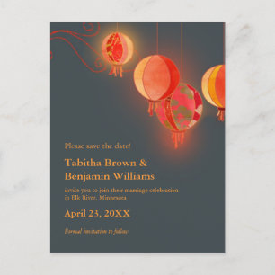 Cartão Postal De Anúncio Cinza de carvão Red Lanterns Casamento Salve a Dat