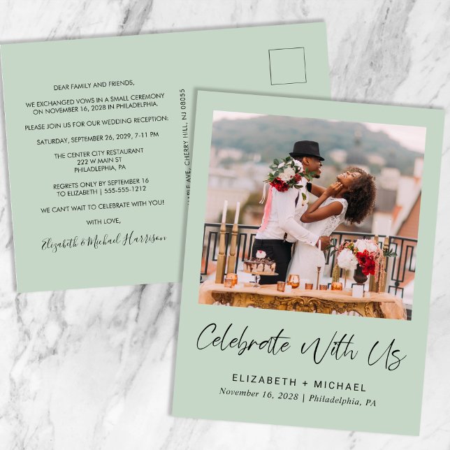 Cartão Postal De Anúncio Elegante Recepção de Casamento em Verde Sage com F (Criador carregado)