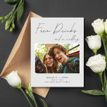 Cartão Postal De Anúncio Engraçado Bebidas Gratuitas Foto de Casamento Salv<br><div class="desc">Esta engraçada Free Drinks e uma foto de casamento Salvem o cartão postal da Data é perfeito para casais que acreditam que risos são a melhor maneira de dar um pontapé na viagem de casamento. Capturando a essência da alegria e do capricho, este cartão postal apresenta uma mensagem deliciosa que...</div>