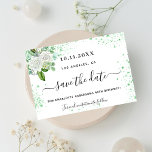 Cartão Postal De Anúncio Festa de aniversário verde branco floral salvar a<br><div class="desc">Uma cinta e moda Salve a placa Date para uma festa de aniversário 40th (ou qualquer idade). Um fundo branco na moda, decorado com faíscas cintilantes verdes, florais brancos e verde. Personalize e adicione uma data e nome/idade 40. Letras pretas coloridas. O texto: Salvar a Data é gravado com um...</div>