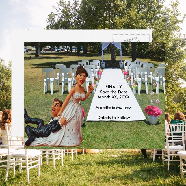 Cartão Postal De Anúncio Finalmente Salve a data Casal Engraçado pelo Cabel (Finally Save the Date Brown Hair Funny Couple Announcement Postcard)