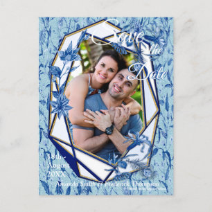 Cartão Postal De Anúncio Flores azuis lacrimogêneas em uma escultura textur