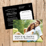 Cartão Postal De Anúncio Foto moderna de Preto e Preto com Guia Branco Salv<br><div class="desc">Casamento com cartão postal de foto do Vintage moderno da China Salve a Data. O design apresenta a sua foto de noivado com uma elegante e simples sobreposição de tabuleiro e espaço para a sua data de casamento e os nomes da noiva e do noivo na frente. Na moda mix...</div>