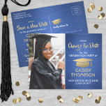 Cartão Postal De Anúncio Graduação Alterar a data Foto Azul Dourada Atualiz<br><div class="desc">Se circunstâncias inesperadas causaram um adiamento ou cancelamento de sua festa de formatura, informe a família e os amigos sobre a mudança nos planos com esses modernos azuis reais e ouro para salvar os novos convites para cartão-postal. Todas as fotos e textos são simples de personalizar. Design apresenta um fundo...</div>