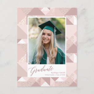 Cartão Postal De Anúncio Graduação de Foto com Script de Lente Rosa Moderno