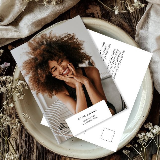 Cartão Postal De Anúncio Graduação de Foto Simples Moderna Mínima (Criador carregado)