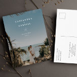 Cartão Postal De Anúncio Lihue Wedding Salvar Data<br><div class="desc">Casamento moderno salve a data com tipografia branca clássica,  um motif pequeno e um fundo fotográfico personalizado.</div>