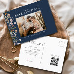 Cartão Postal De Anúncio Marinho Azul QR Código Wildflower Casamento Floral<br><div class="desc">Anuncie seu dia especial com nosso Código QR Wildflower Wedding Salvando a Data! Apresentando um belo design de flor silvestre, este cartão elegante combina encanto rústico com conveniência moderna. O código QR incluído direciona convidados para o seu site de casamento para acesso fácil a detalhes e RSVPs. Feito com materiais...</div>