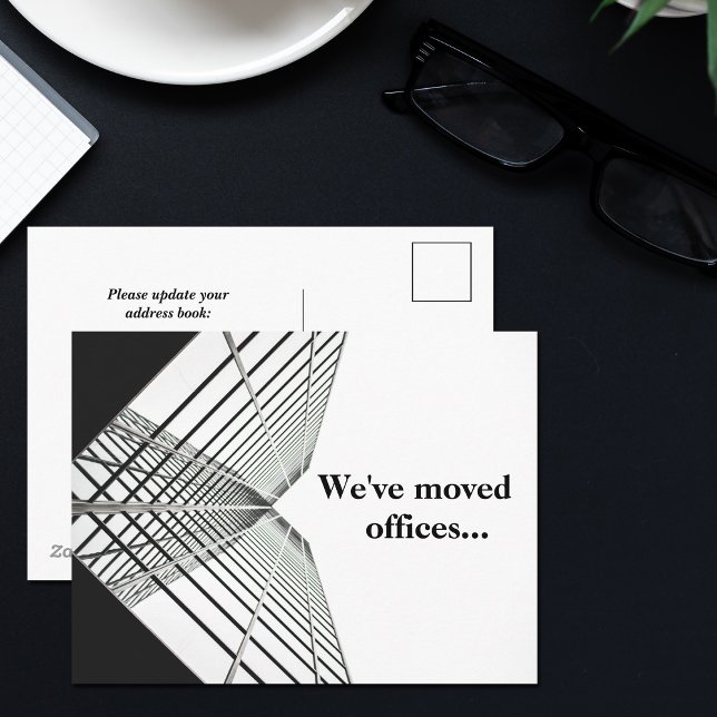 Cartão Postal De Anúncio Movimentamos o Office Business Black White Moving (Criador carregado)