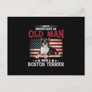 Cartão Postal De Anúncio Nunca Subestime Um Homem Velho Com Um Boston