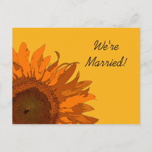 Cartão Postal De Anúncio Orange Sunflower on Yellow Casamento Announing (Li