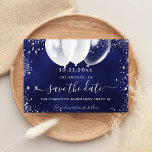 Cartão Postal De Anúncio Os 16 balões brancos azuis-marinhos doces salvam a<br><div class="desc">Uma garota e moda Salve o cartão de data para uma doce festa de aniversário 16,  16. Um fundo azul marinho incolor. Decorado com falso brilho prateado e balões brancos. O texto: Salvar a Data é gravado com um script de estilo com letra de tendência grande.</div>