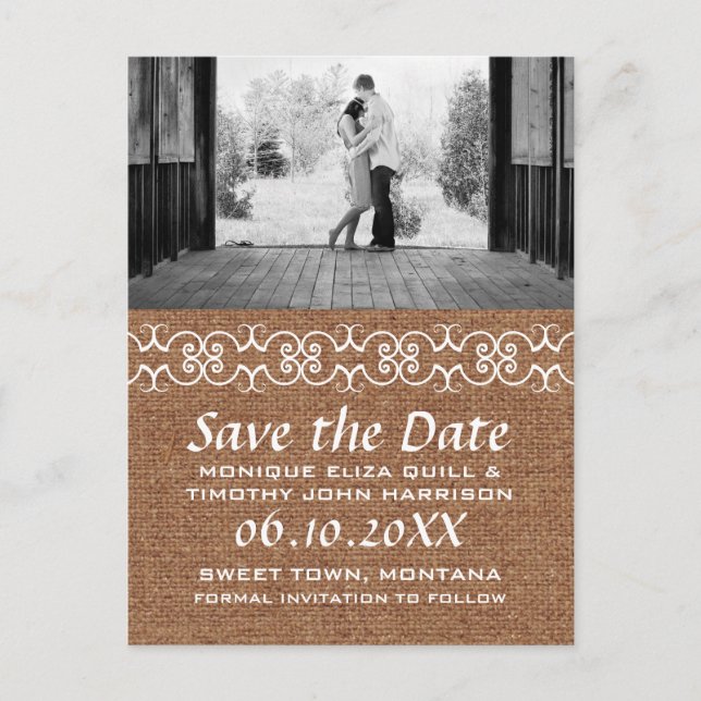 Cartão Postal De Anúncio Rustic Calliographic Faux Burlap Salva a Data (Frente)