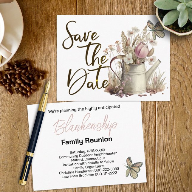 Cartão Postal De Anúncio Rustic Floral Salva A Reunião Da Família (Make this quaint watering can save the date for your family reunion announcement and invitation. )