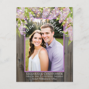 Cartão Postal De Anúncio Rustic Lilacs sobre Wood Photo Wedding salva a dat