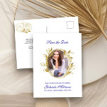 Cartão Postal De Anúncio Salve a data Foto de quadro real azul e folha Dour<br><div class="desc">Salve o Cartão-postal de data, personalizado com sua foto, que é enquadrado com uma estrutura geométrica oval de folha botânica. O design tem uma paleta colorida de azul real e ouro com tipografia elegante de rico. O modelo está configurado para que você adicione sua imagem, ocasião, nome, data e mensagem...</div>