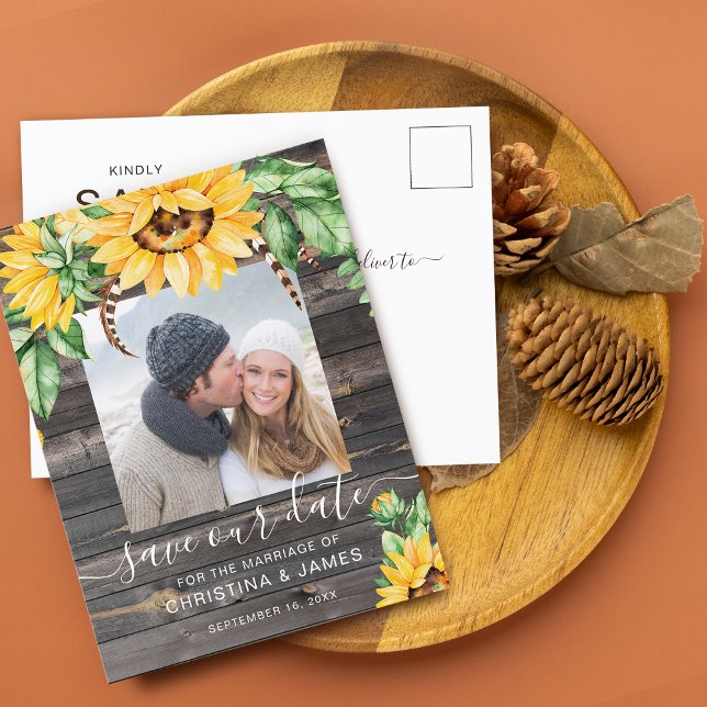 Cartão Postal De Anúncio Script de Foto de Girassol Rústico Salve a Data (Rustic Sunflower Photo Script Save The Date Announcement Postcard)
