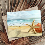 Cartão Postal De Anúncio Starfish Beach Wedding Save the Date<br><div class="desc">Esse belo casamento de praia de estrelas,  salvar os cartões postais de data,  vai dar um bom humor para o seu casamento. Personalize com seus detalhes de casamento e envie email para a família e amigos.</div>