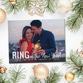 Cartão Postal De Anúncio Toque no Ano Novo Foto Salvar a Data