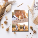 Cartão Postal De Anúncio Três Colagem de Fotos Boho Casamento Salve a Data<br><div class="desc">Belos cartões postais para o seu próximo casamento em um design de inspiração para na moda Boho para combinar as suas fotos do noivado natural. Personalize o lado frontal do cartão postal para salvar as datas com suas fotos, nomes, data de casamento e local do seu casamento. Adicione seu endereço...</div>