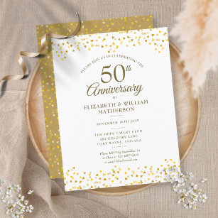Cartão Postal De Convite 50º Aniversário do Dourado Coração Confetti