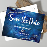 Cartão Postal De Convite Bar Mitzvah Salve a Data Marinho Watercolor Agate<br><div class="desc">Certifique-se de que todos os seus amigos e parentes serão capazes de celebrar o marco Bar do seu filho Mitzvah! Enviar este cartão postal de anúncio legal, exclusivo, moderno e personalizado "Salvar a Data". A tipografia de guião branca e Estrela de David sobrepõem um fundo de aquarela de galáxia azul...</div>