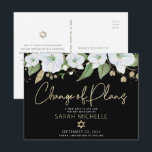 Cartão Postal De Convite Bat Mitzvah Black Dourado Script Floral Watercolor<br><div class="desc">Certifique-se de que todos os seus amigos e parentes ainda serão capazes de celebrar o marco da sua filha Bat Mitzvah, independentemente das atuais circunstâncias imprevistas globais. Enviar este cartão postal personalizado "Mudança de Planos". Uma aquarela floral chica, atordoante, branca e dourada com falso guião de folha de ouro e...</div>