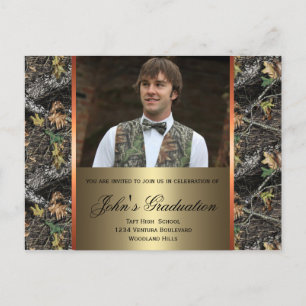 Cartão Postal De Convite Cartão da graduação da foto de Camo