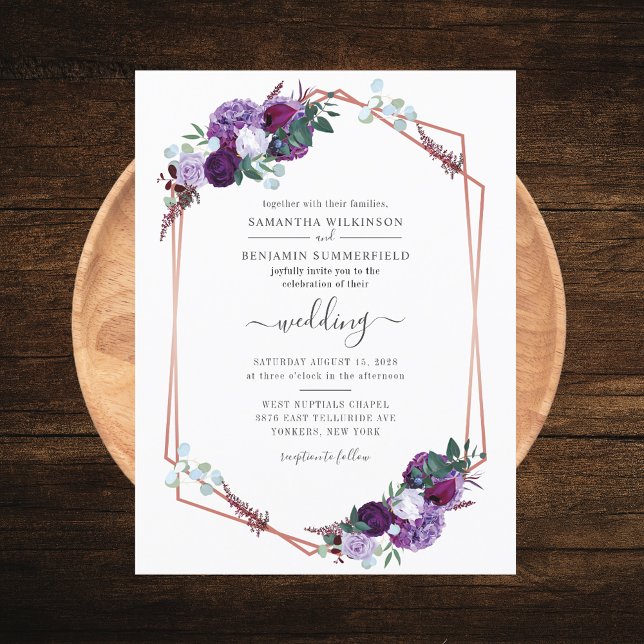 Cartão Postal De Convite Casamento de Flores Geométricas Roxas Florais (Purple Floral Geometric Script Wedding Invitation Postcard)