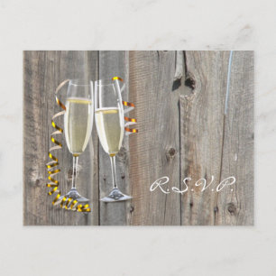 Cartão Postal De Convite champagne de madeira de celeiro rústico casamento